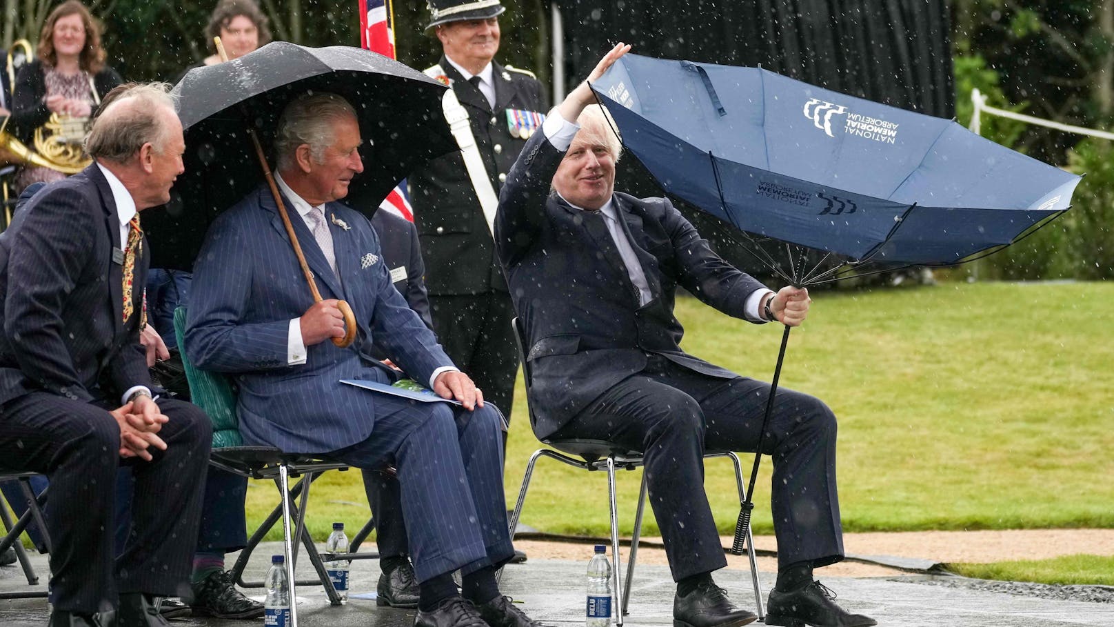 Schirm gegen Boris Johnson: 1:0
