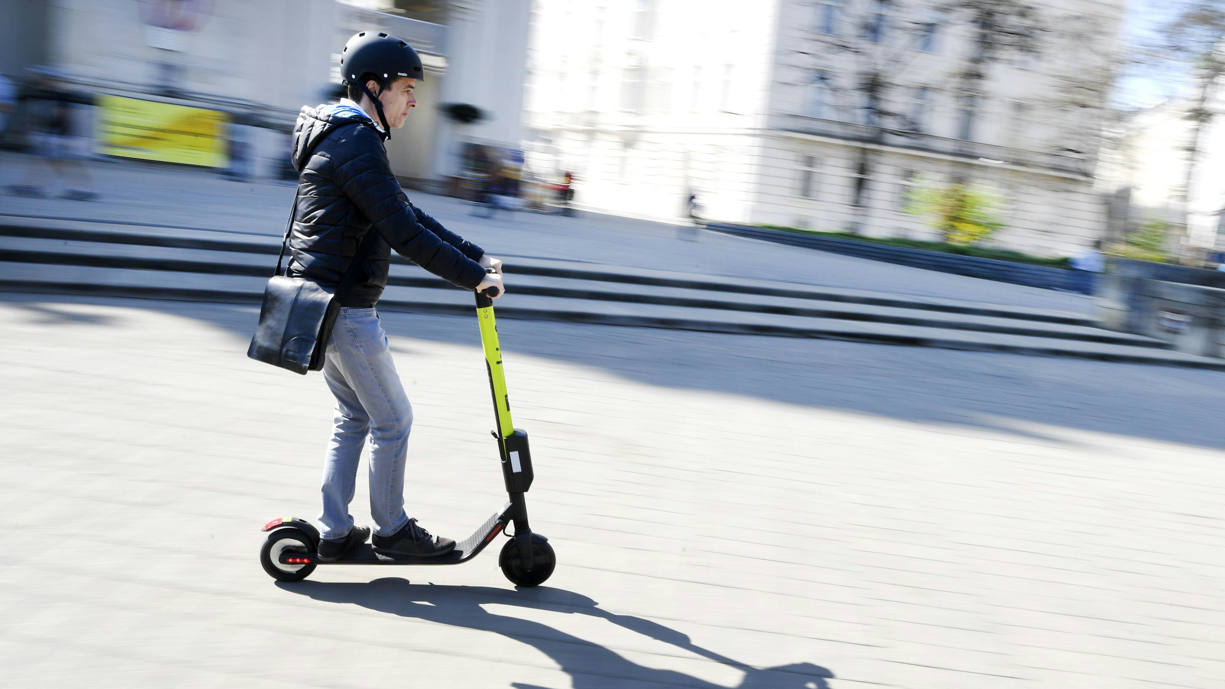 E-Scooter-Fahrer in Wien (Symbolbild)