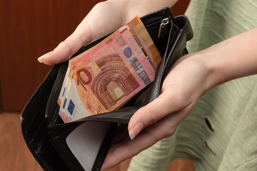 Wochenlang hatte die Frau das Gewinnlos achtlos in der Geldtasche mit sich herumgetragen.