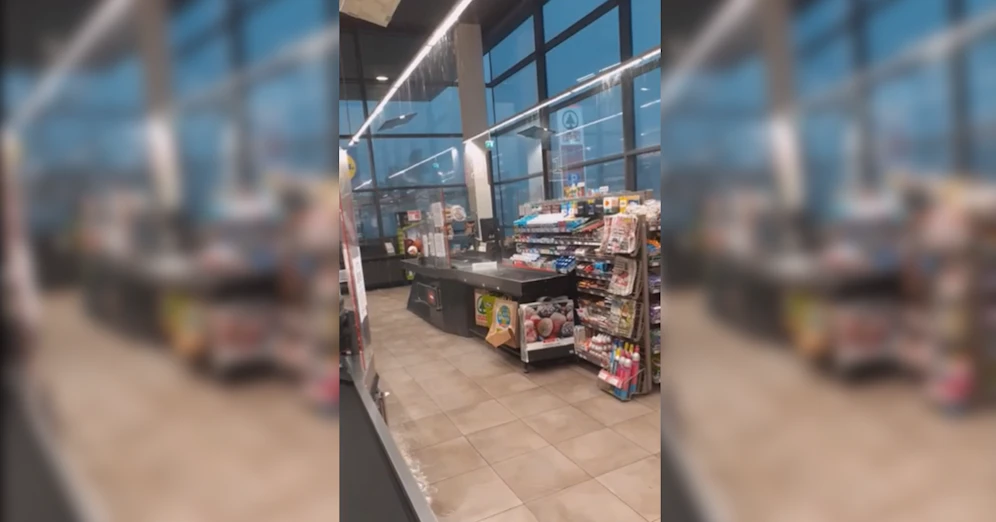 Dieser Supermarkt stand Mittwoch unter Wasser.