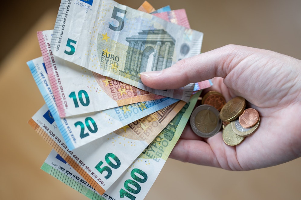 Wer arbeitet, soll künftig mehr von seinem Einkommen haben.