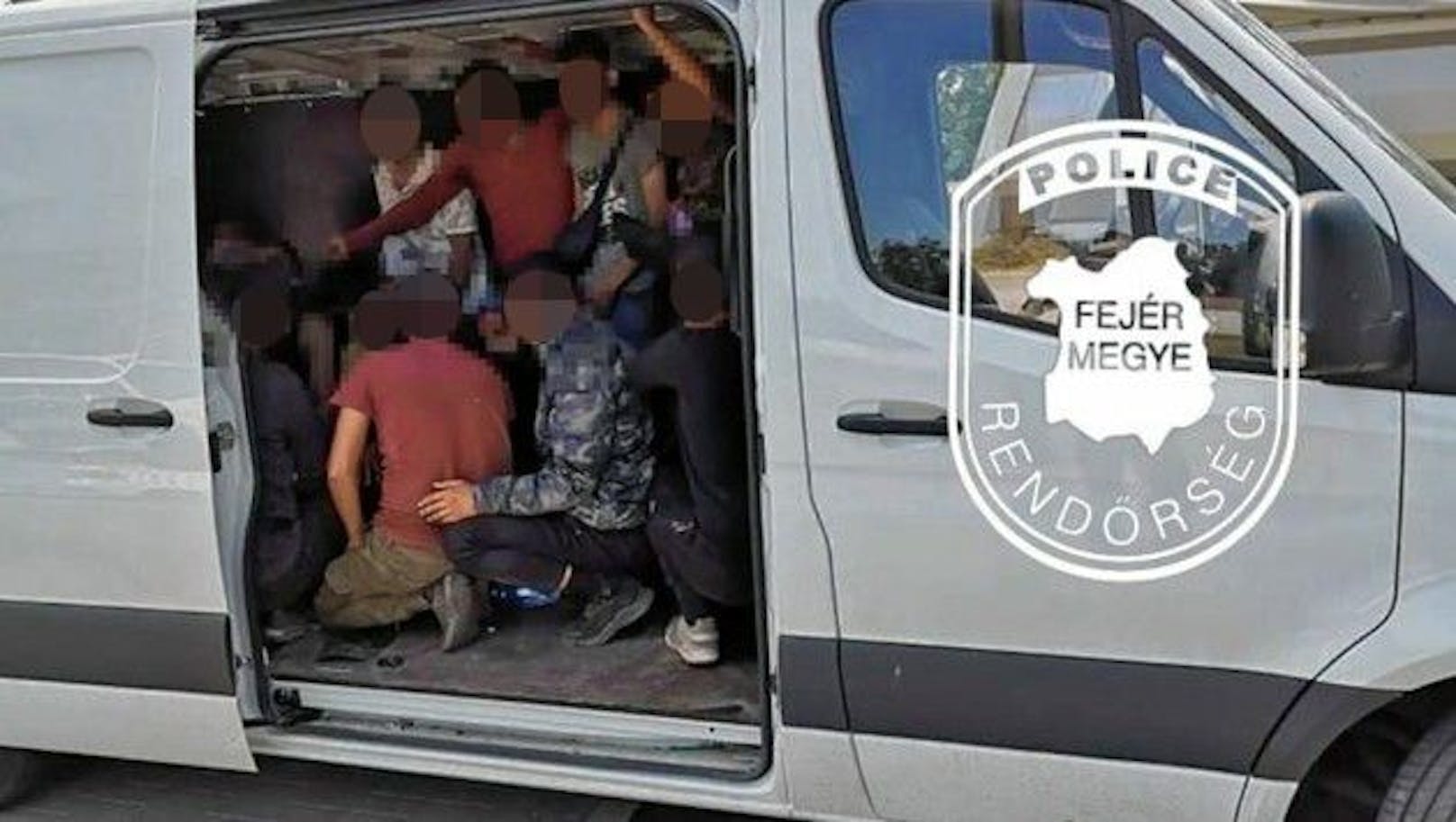 Der Schlepperbus wurde von der Polizei in Ungarn gestoppt