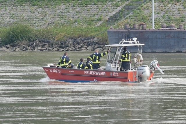 Die Ursache für den Ölfilm wird weiterhin gesucht.