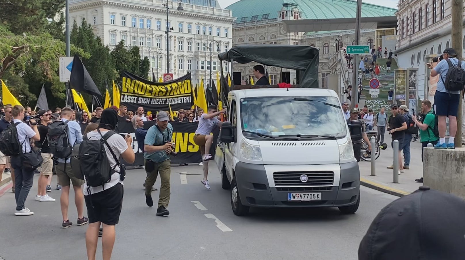 Hunderte Rechte marschierten in Wiener City auf