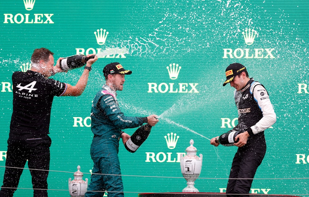 Hier jubelte Sebastian Vettel noch über Platz zwei hinter Esteban Ocon.