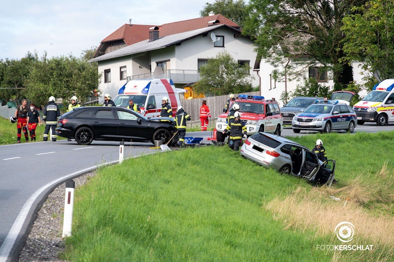 Der Alkolenker verursachte einen schweren Unfall, vier Personen wurden verletzt.