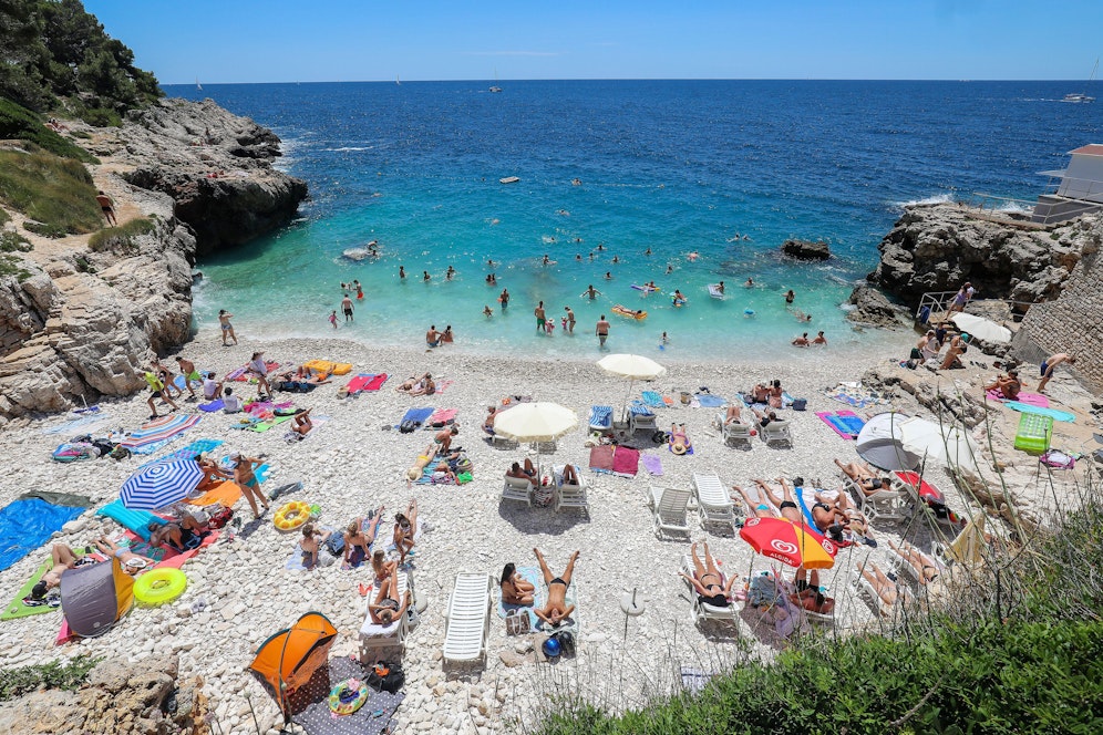Die Traumstände Kroatiens locken viele Österreicher an. Partys treiben Zahlen nach oben.