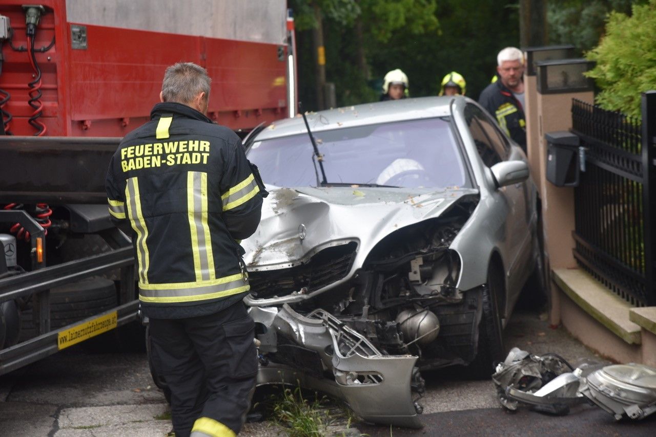 Der verunfallte Mann drohte den Einsatzkräften am Telefon.