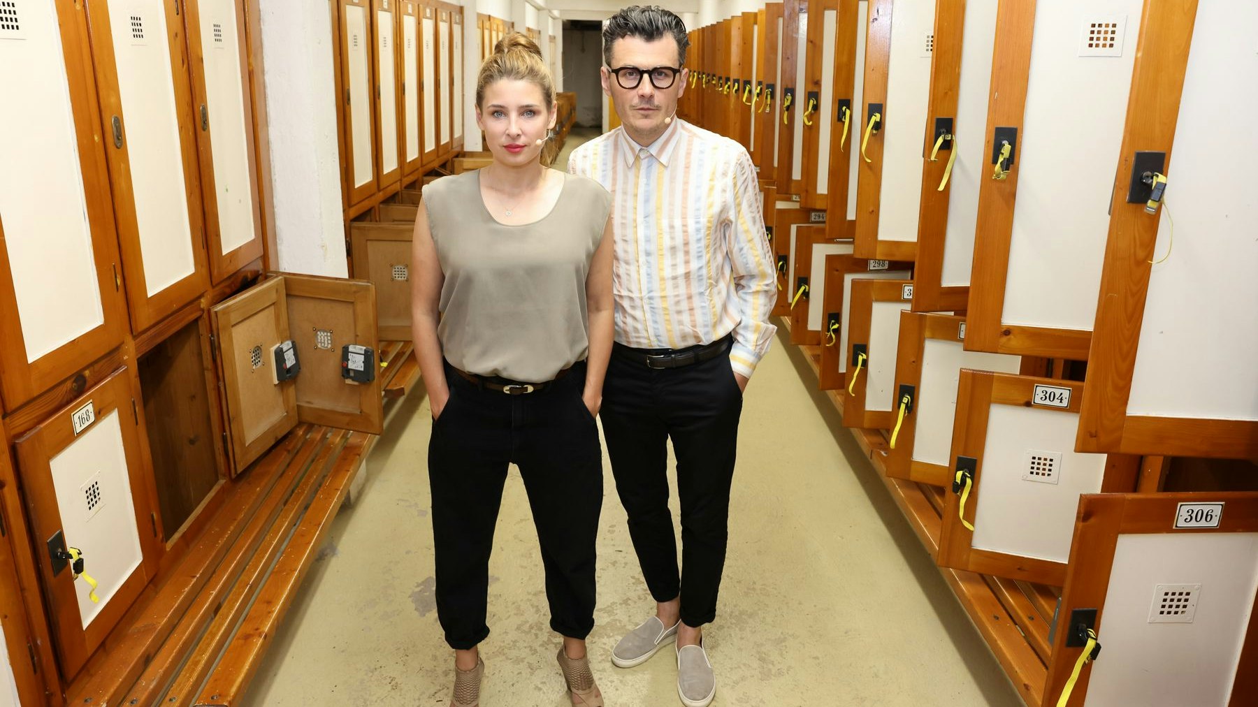 Martina Ebm und Manuel Rubey im Thermalbad Bad Vöslau