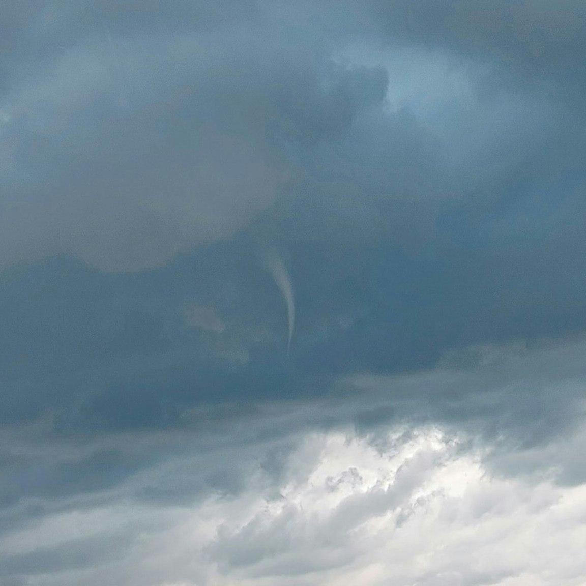 Eine "Funnel-Cloud" zog über Guntersdorf hinweg.