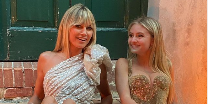 Heidi und Leni Klum zeigen ihre schmutzigen Füße.