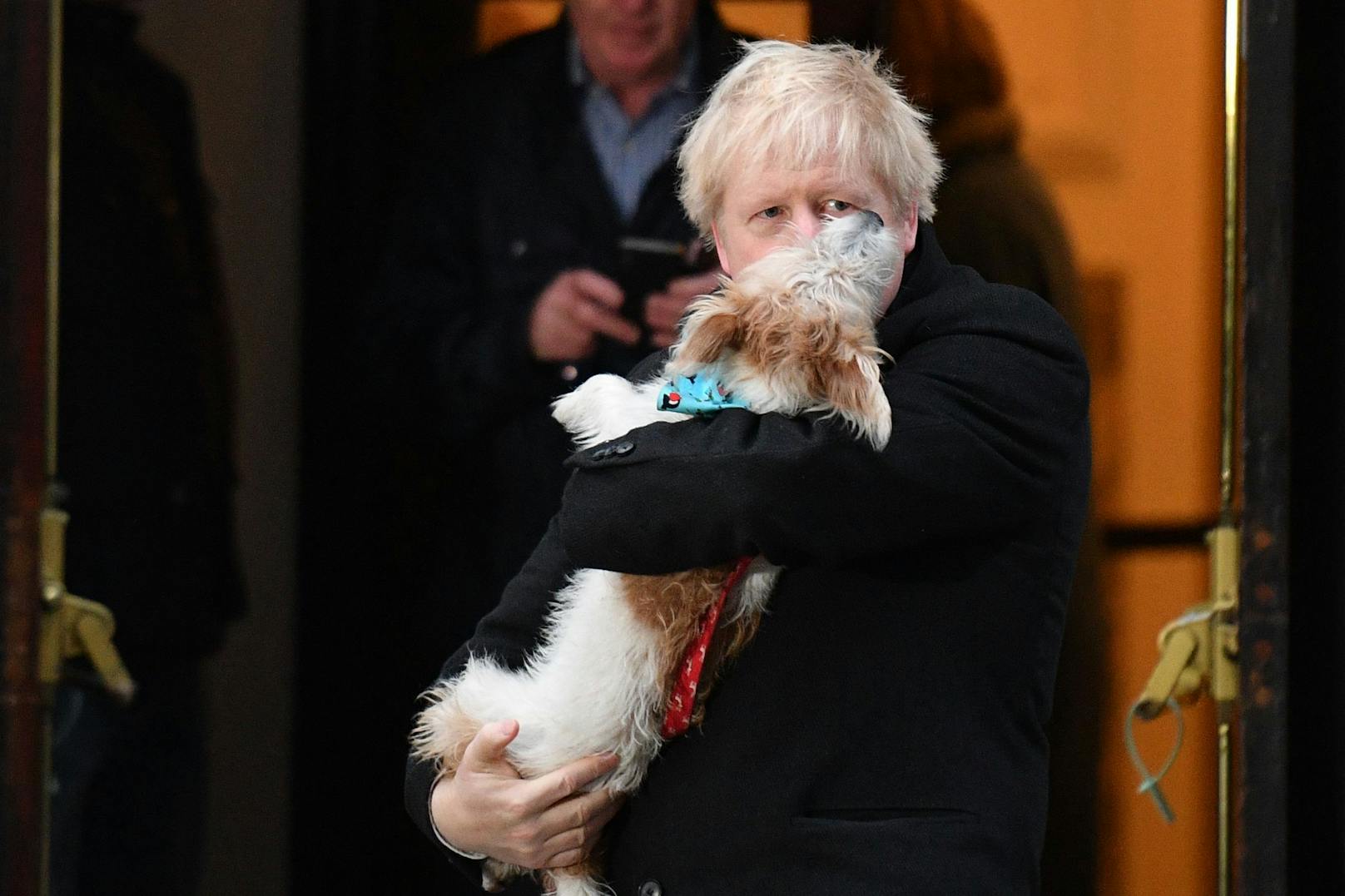 2019 doptierte der britische Premierminister Boris Johnson seinen Rüden "Dilyn" aus dem Tierheim. 