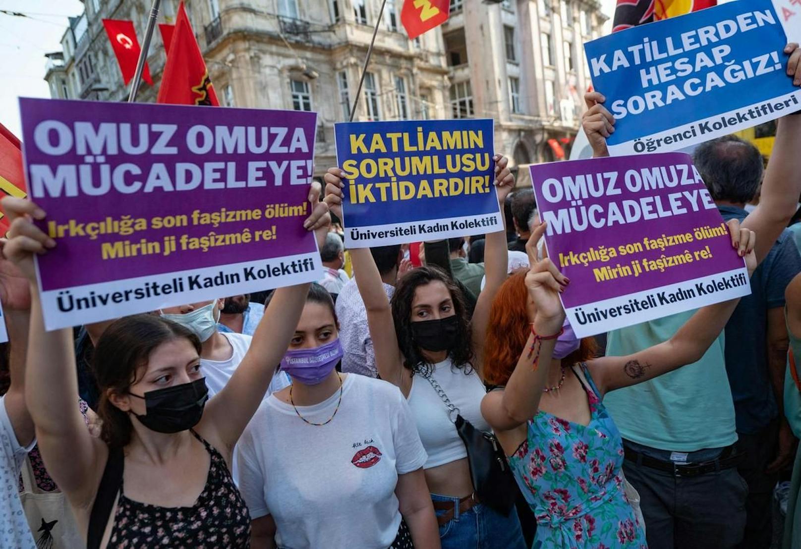 Am Samstag fand in Istanbul eine Solidaritäts-Kundgebung statt.
