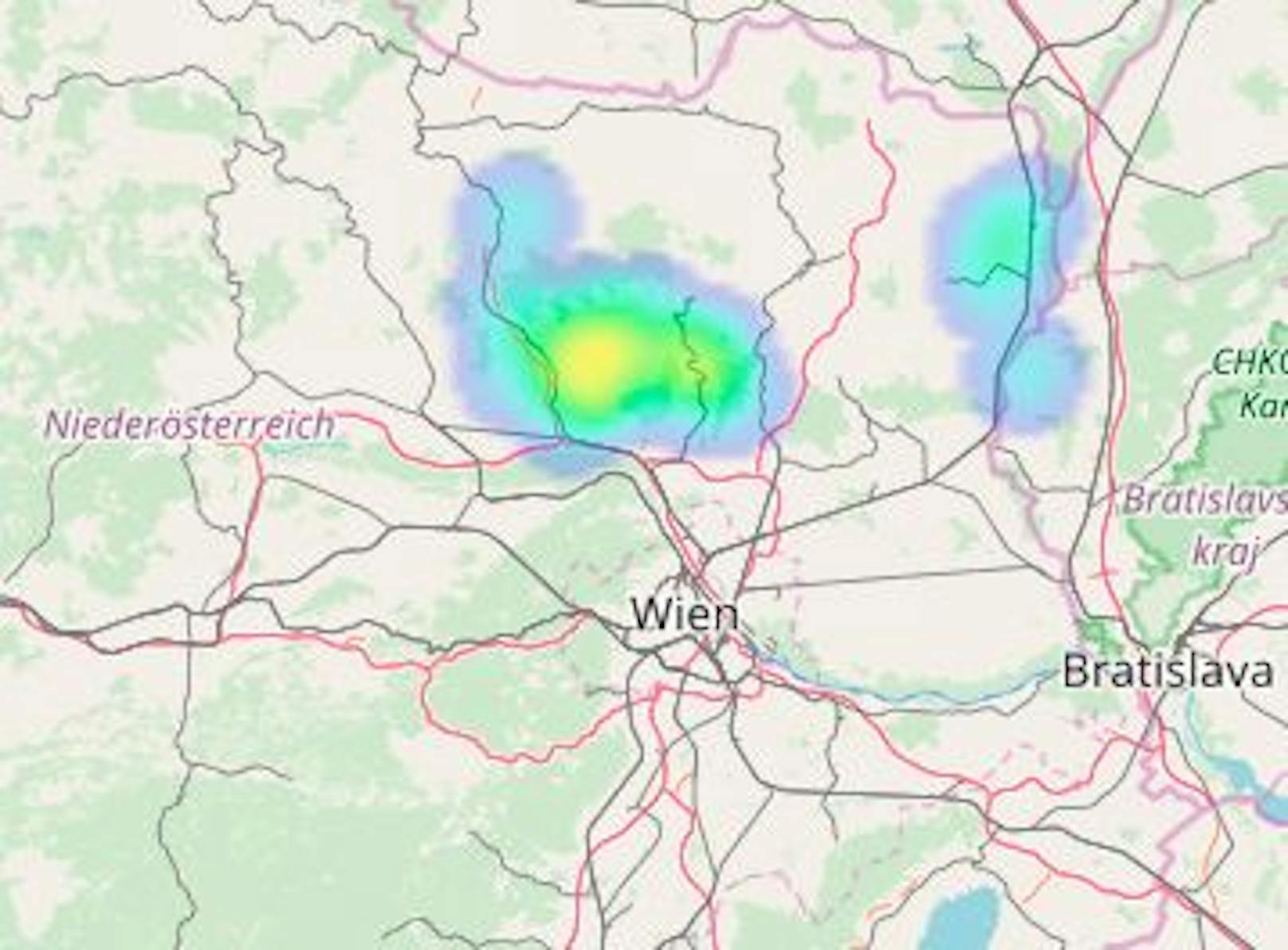 Die Live-Gewitterkarte zeigt die Blitzentladungen der letzten zweieinhalb Stunden im Norden Wiens.
