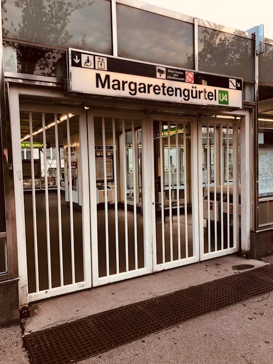 Das Gitter war auch um kurz nach 6 Uhr noch unten.