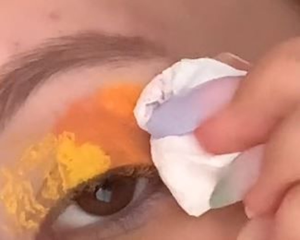 #toiletpapermakeup