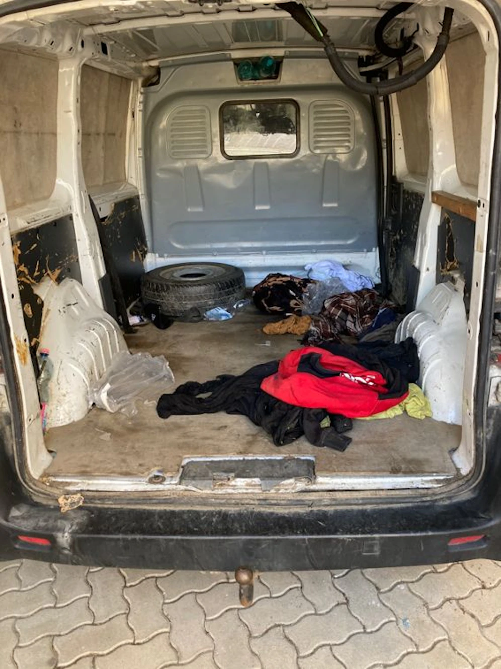 In diesem Kastenwagen mussten 17 Männer ausharren.
