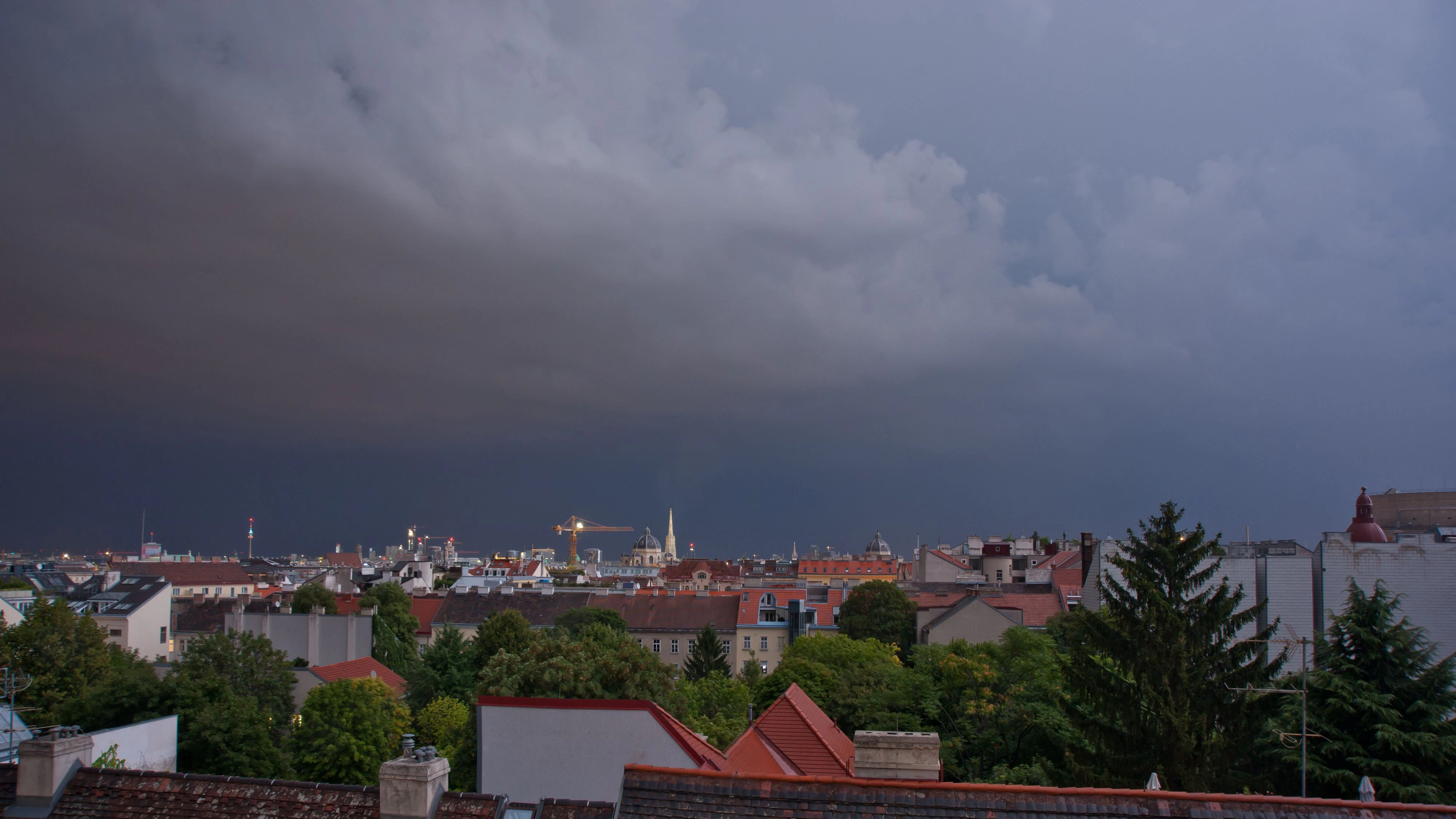 Wienpanorama mit Regenstimmung. Archivbild.