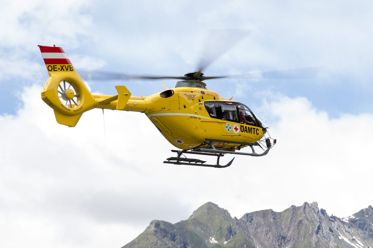 Heute.at - 23-Jährige fällt in Gletscherspalte, reißt Vater mit