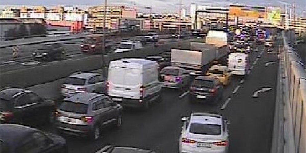 Riesiger Stau auf der Tangente Dienstagmorgen Richtung Graz.