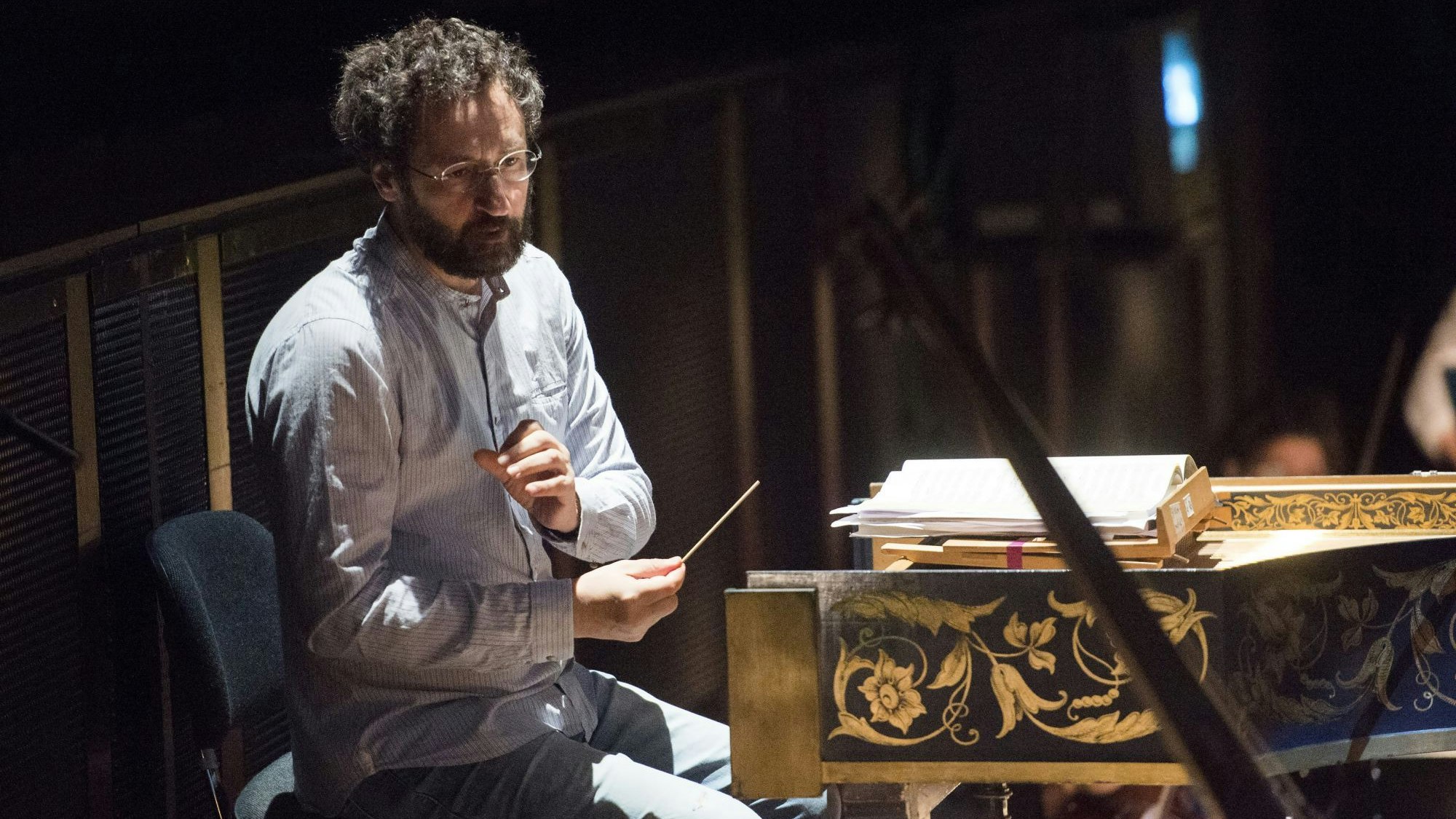 ...und Capuano schwingt (den Taktstock).