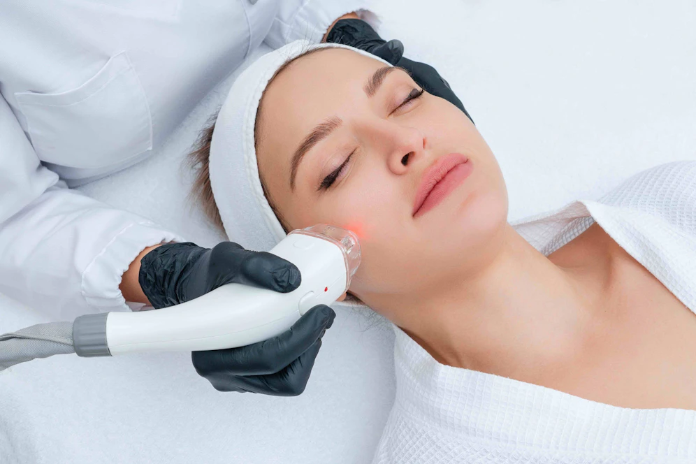 AYA Aesthetics ist Österreichs erstes Kompetenzzentrum für Laser- und minimalinvasive ästhetische Behandlungen.