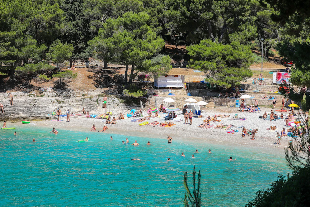 Nicht für alle endet der Kroatien-Urlaub erholsam, im Fall eines 20-jährigen Kirchdorfers und seines 19-jährigen Freundes im Krankenhaus.