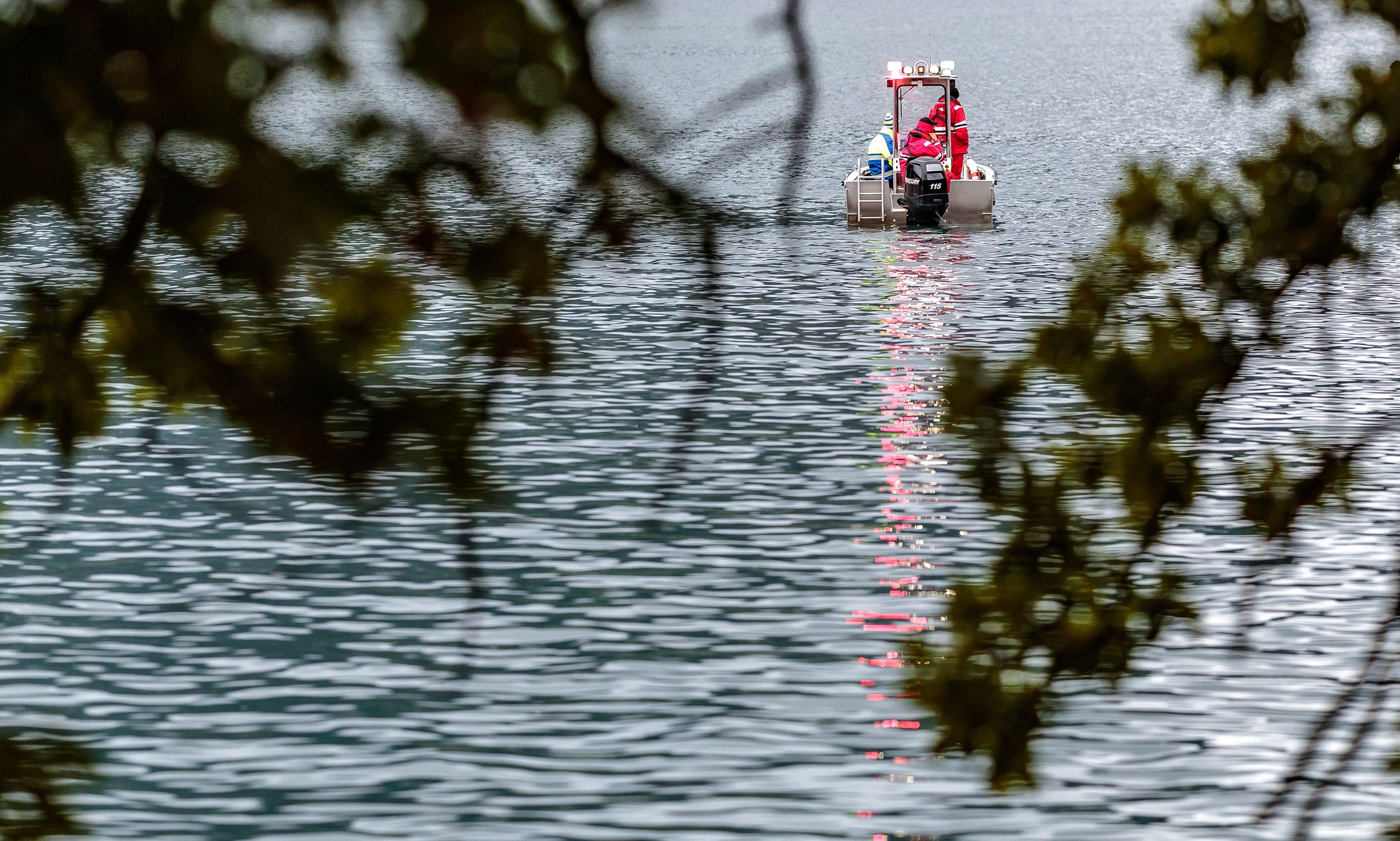 Auch die Wasserretung suchte nach dem Vermissten. Symbolbild.