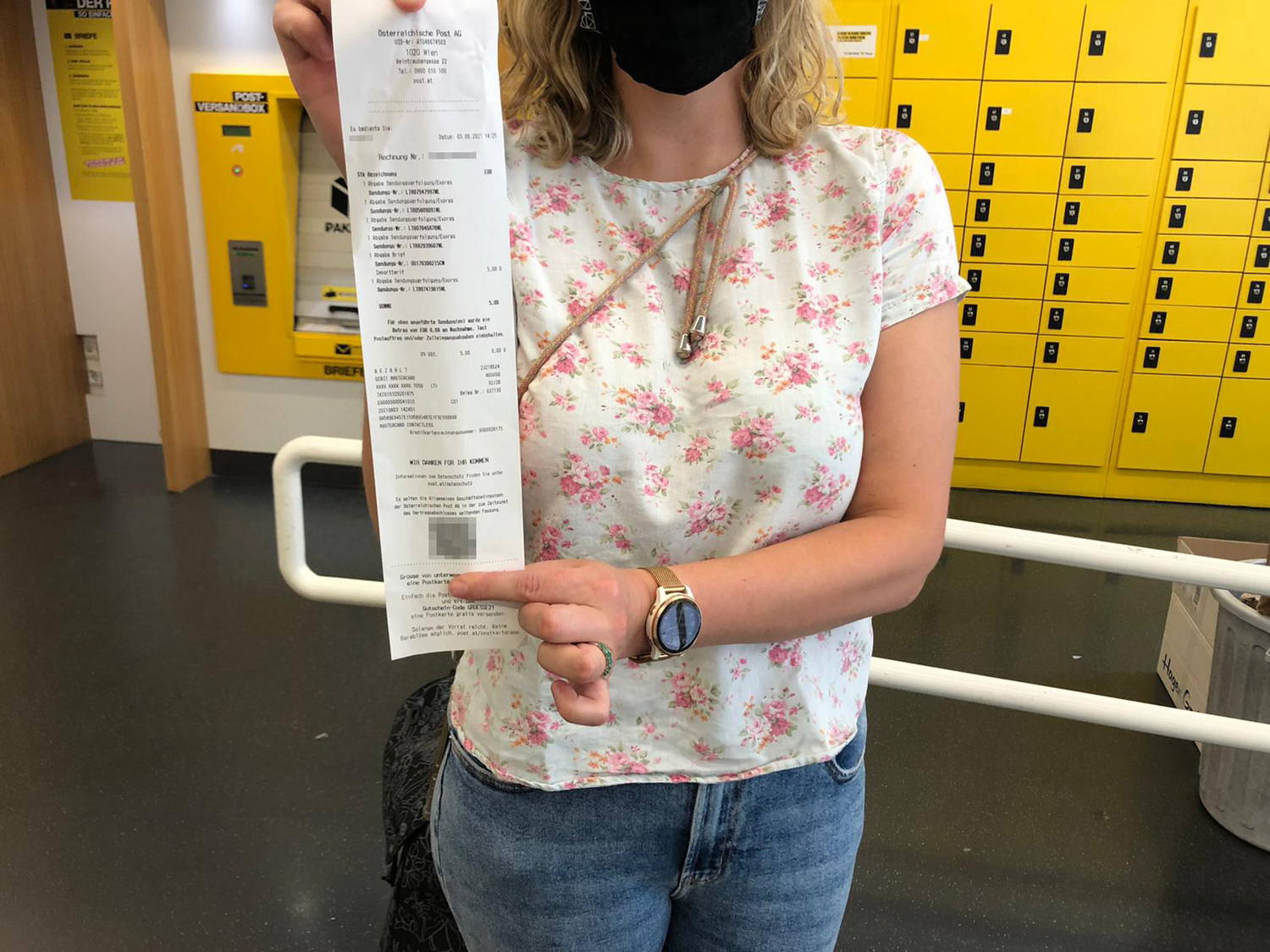 Die Wienerin Janina bekam nach mehr als einem Monat Paket zurückgeschickt und musste dann draufzahlen.