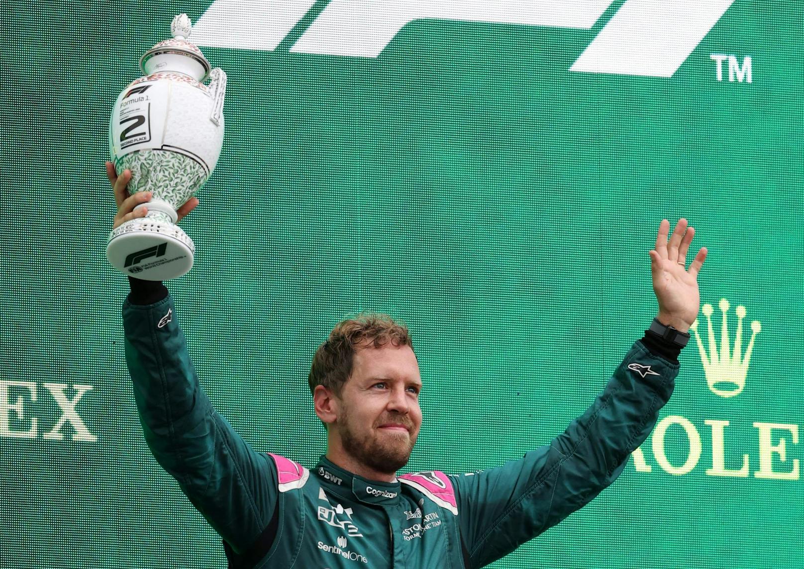 Für Sebastian Vettel war's ein bitterer Tag. Der Deutsche pilotierte seinen Aston Martin zwar auf Platz zwei, wurde aber wegen zu wenig Sprit im Auto disqualifiziert. 