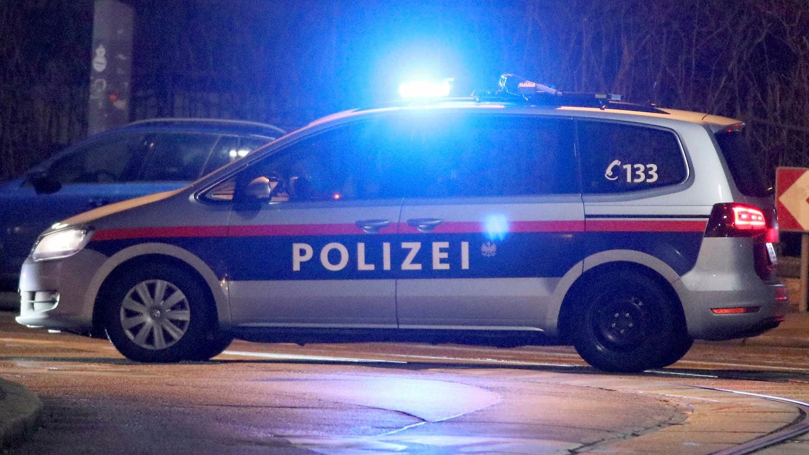 Zwei betrunkene Frauen attackierten nach einem Unfall die Wiener Polizei. (Symbolbild).
