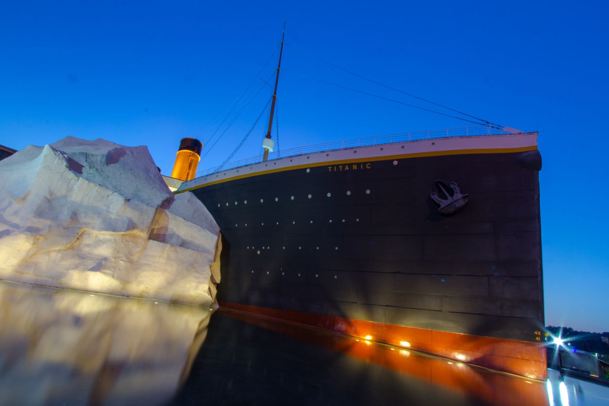 Besagte Eisberg-Installation im Titanic-Museum in Pigeon Forge, Tennessee, USA