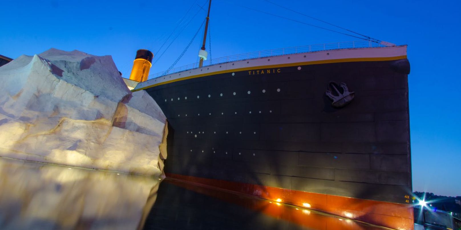 Besagte Eisberg-Installation im Titanic-Museum in Pigeon Forge, Tennessee, USA