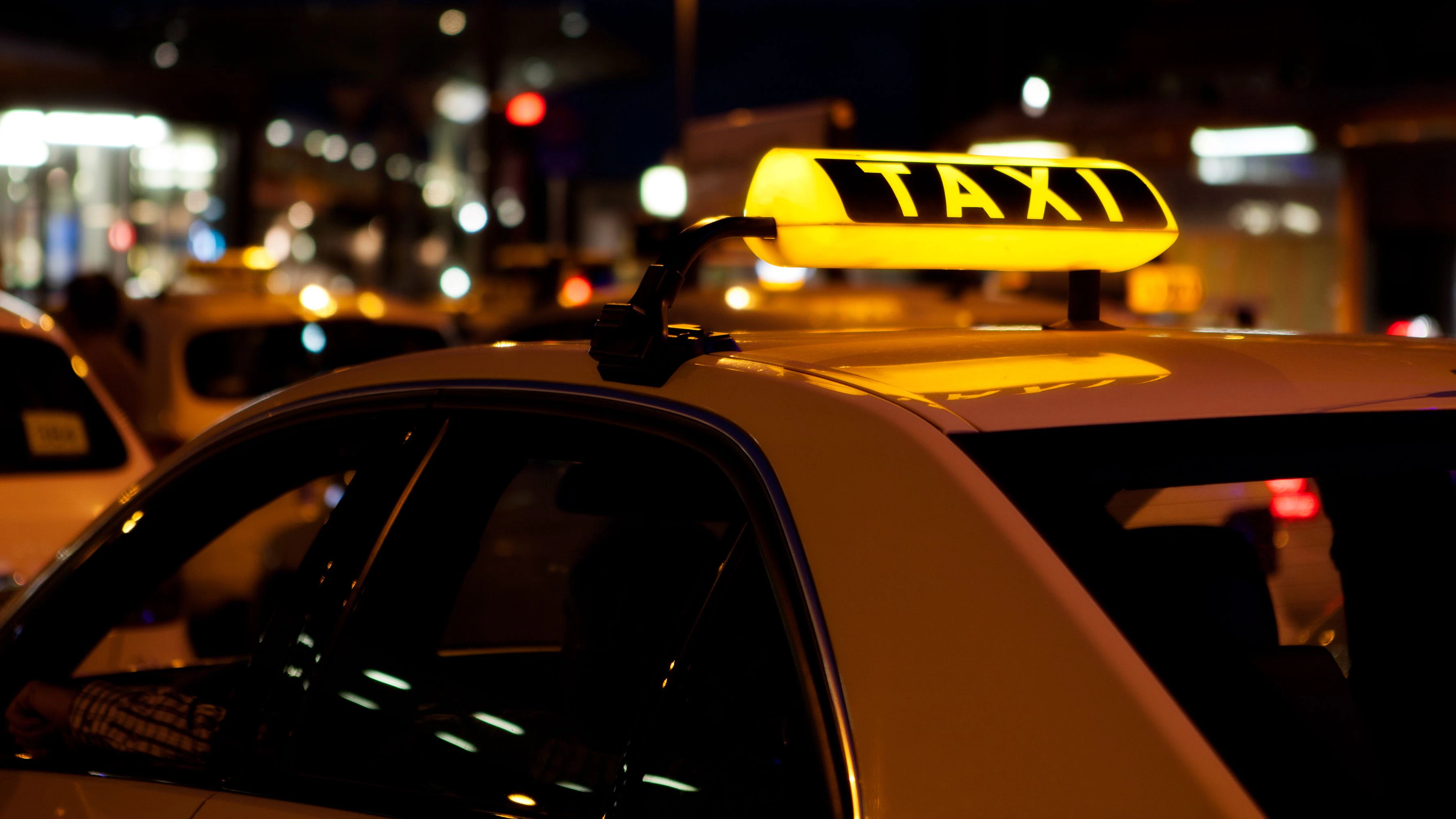 Ein Taxler verging sich an einem schwulen Fahrgast – kein Einzelfall!