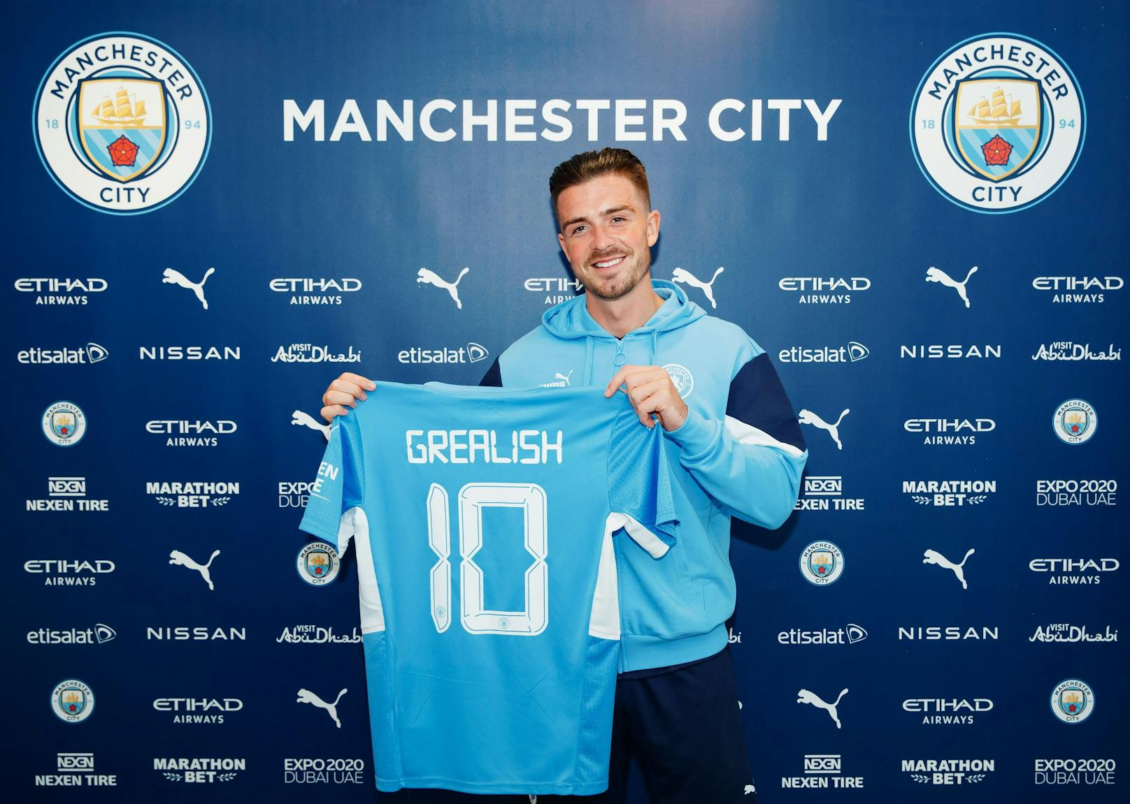 Jack Grealish unterschreibt bei Manchester City. 