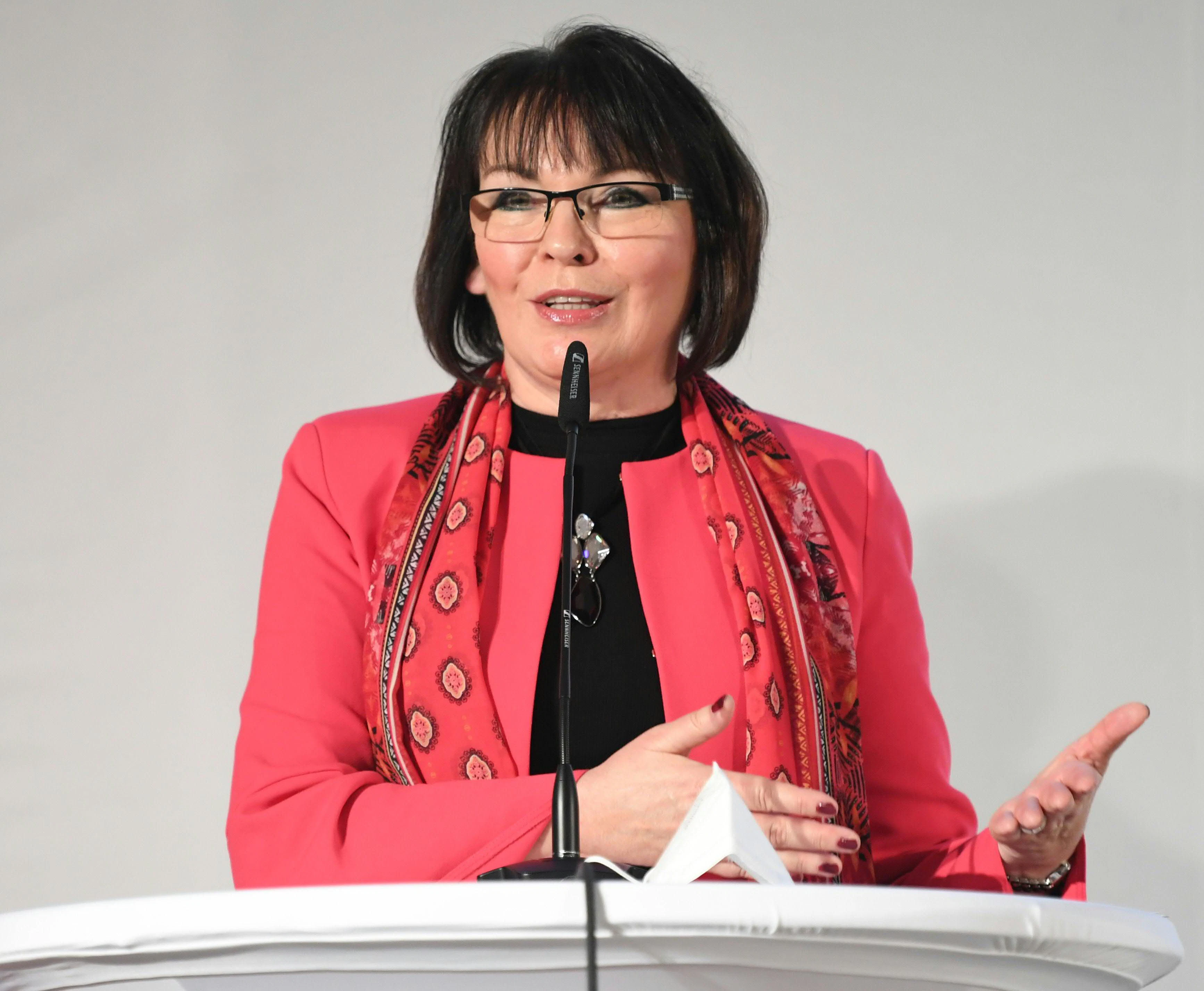 AHS-Direktorensprecherin Isabella Zins sieht Normalität in die Schule zurückkehren.