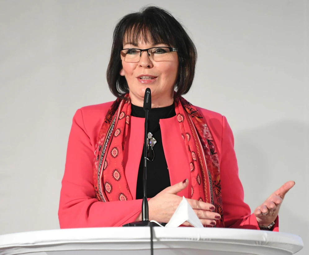 AHS-Direktorensprecherin Isabella Zins sieht Normalität in die Schule zurückkehren.