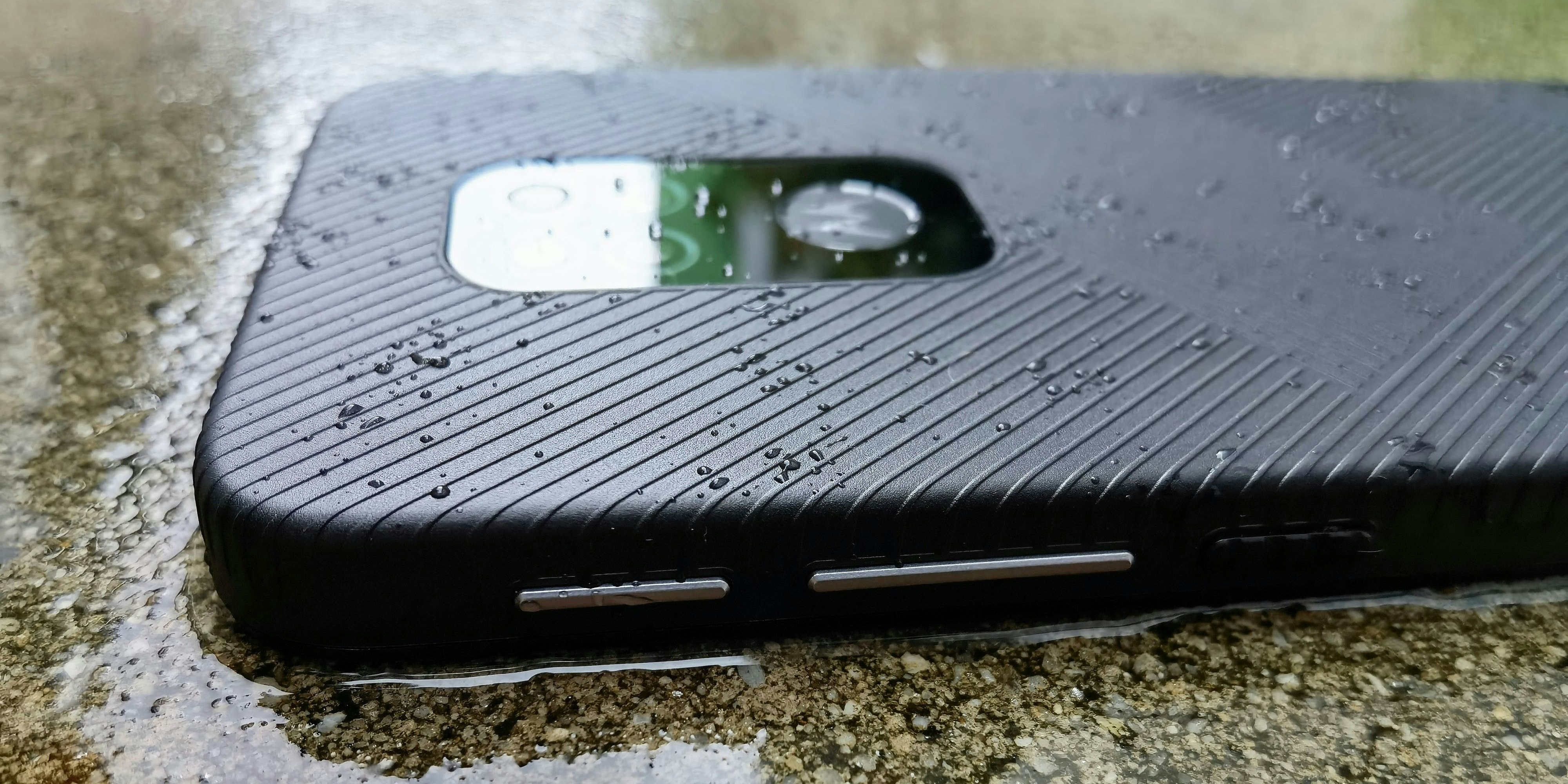 Motorola Defy im Test: Harte Schale, guter Kern