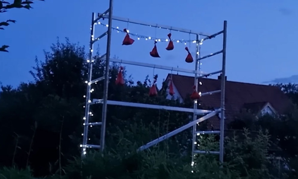 In einer Reihenhaus-Siedlung in der Nähe von Regensburg eskaliert ein Nachbarschaftsstreit durch Hundekot.&nbsp;