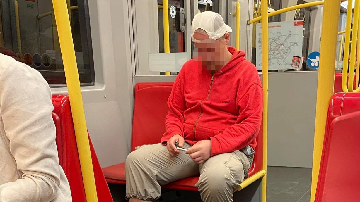 Ein Mann wurde ohne Maske in einer Wiener U-Bahn erwischt.