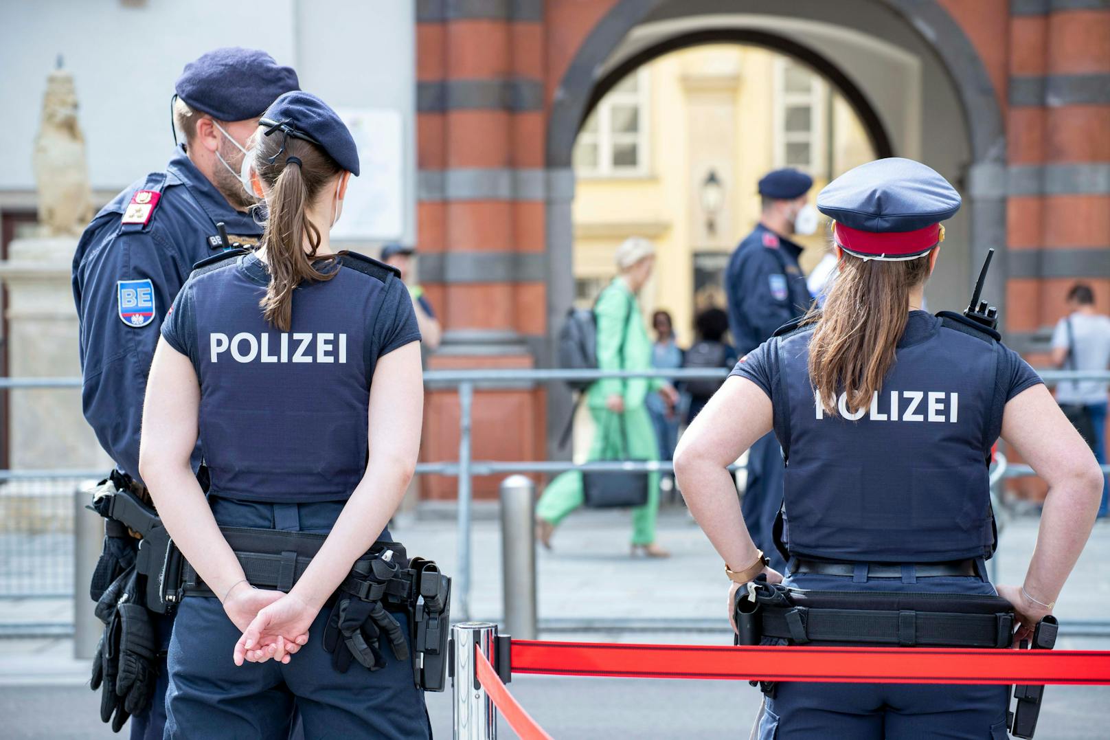 Polizeibeamte in Wien. Ein Lockdown nur für Ungeimpfte sei rechtlich möglich, heißt es.