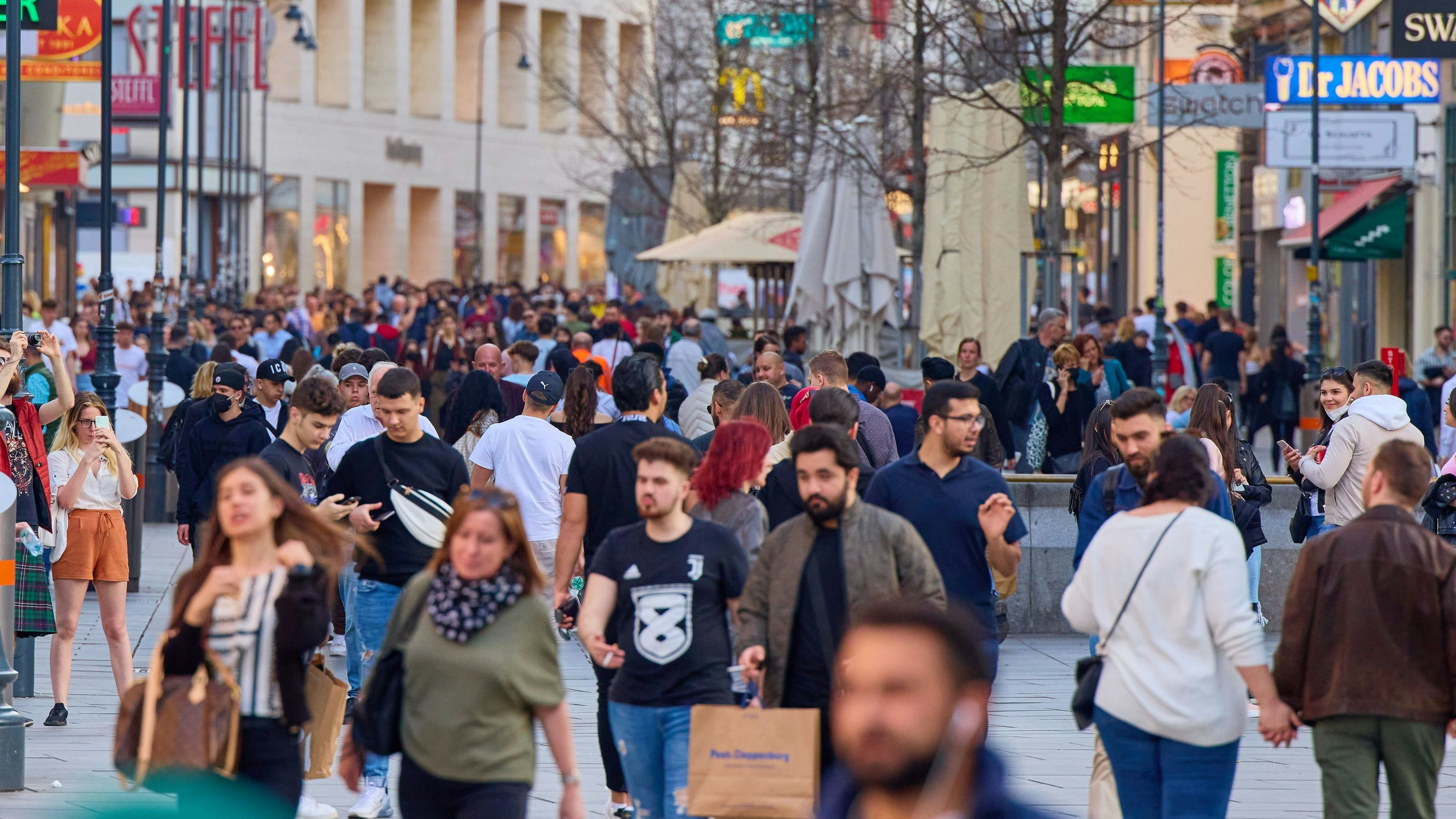 Menschenmassen in der Kärntner Straße. Archivbild