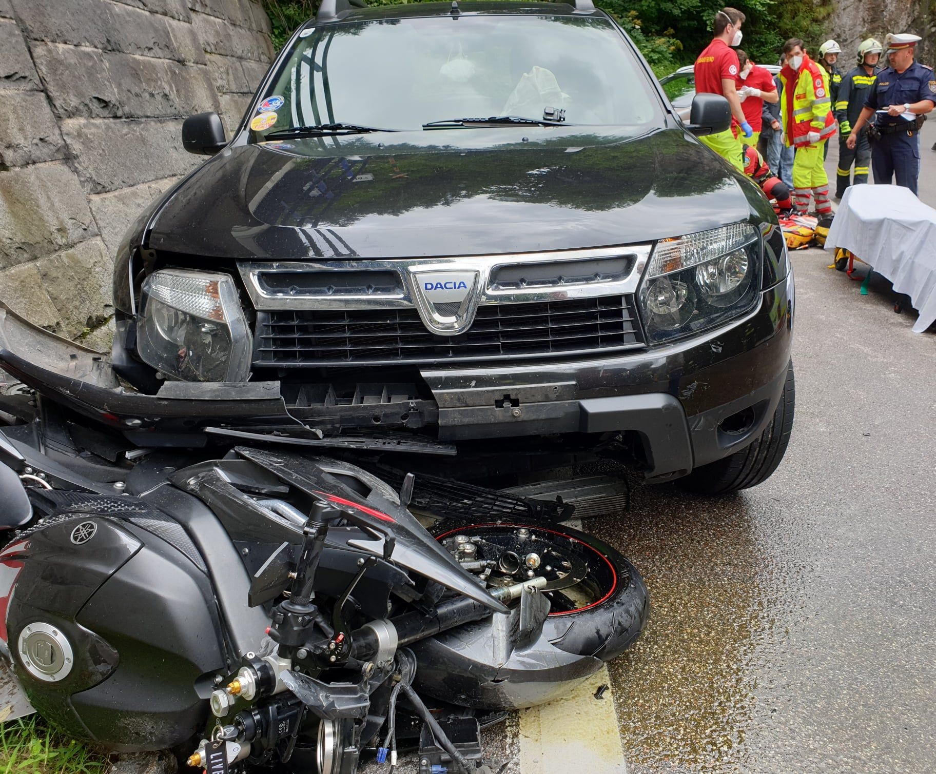 Der Biker wurde schwer verletzt.