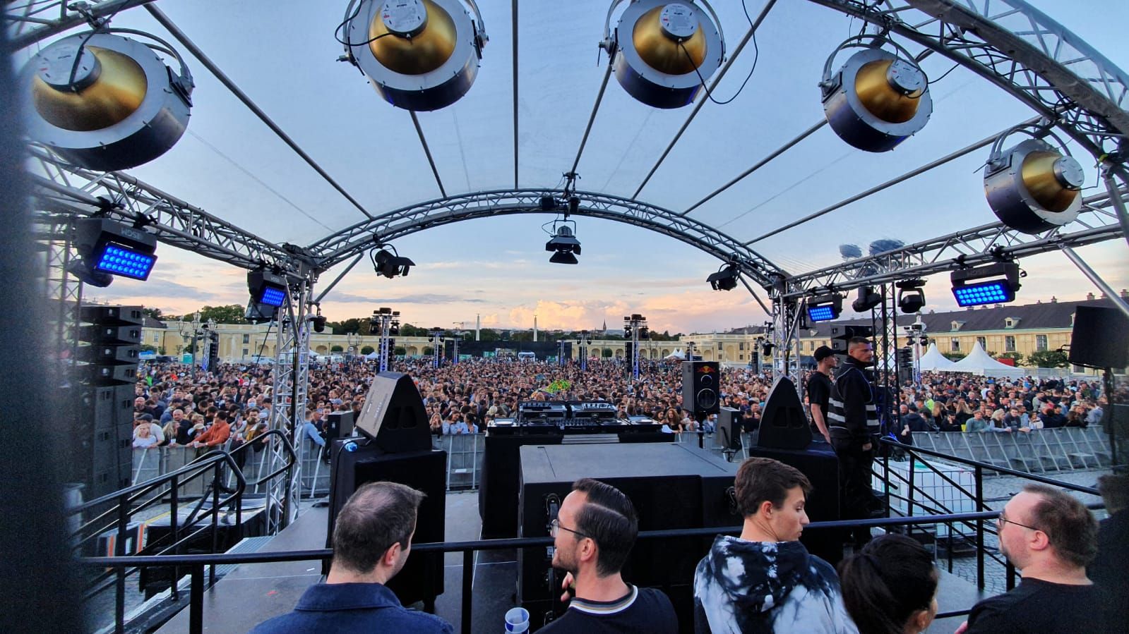 Das Konzert am Donnerstag war mit 12.800 Besuchern ausverkauft.