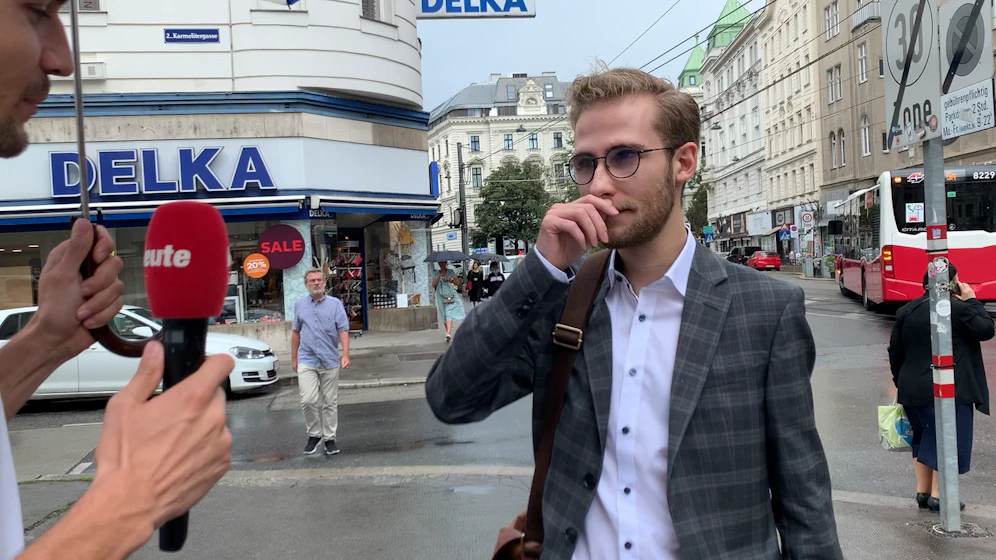 Moment mal! Fabian (27) deckte einen vermeintlichen Rechenfehler auf.