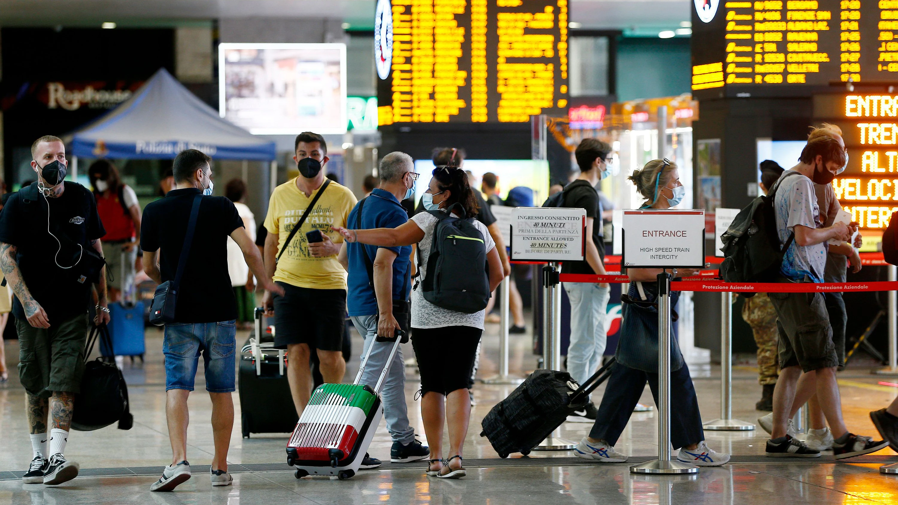 Die Corona-Maßnahmen in Flugzeugen werden verschärft.
