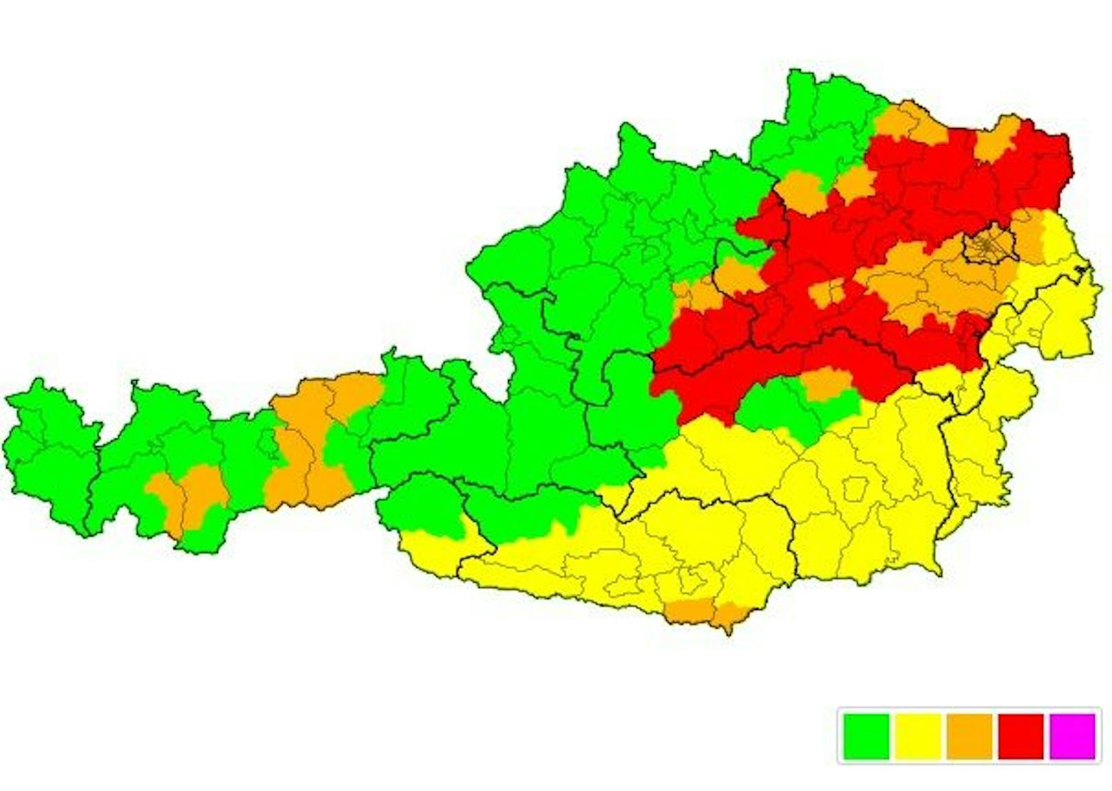 Im Wiener Umland sind schon zahlreiche Bezirke rot eingefärbt.