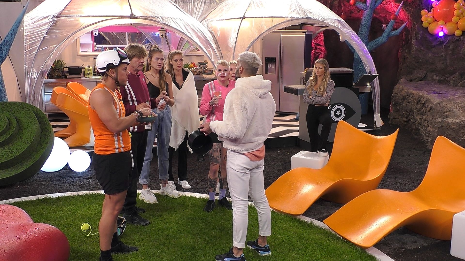 Rafi Rachek zieht alle in seinen Ausraster mit rein.