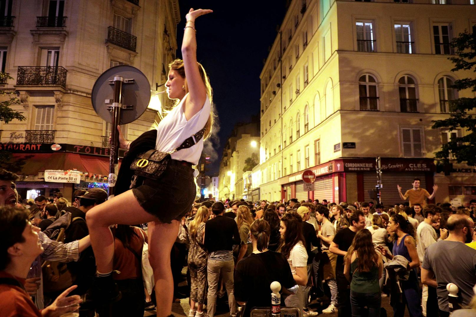 Musik-Fans bei der "Fete de la Musique" in Paris (Juni 2021).