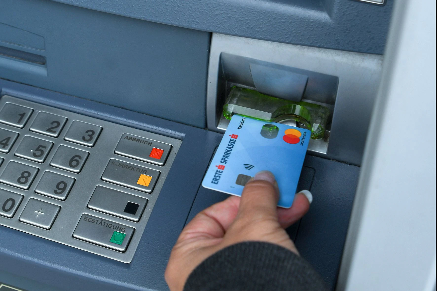 Klassische Bankomaten könnten bald ausgedient haben.